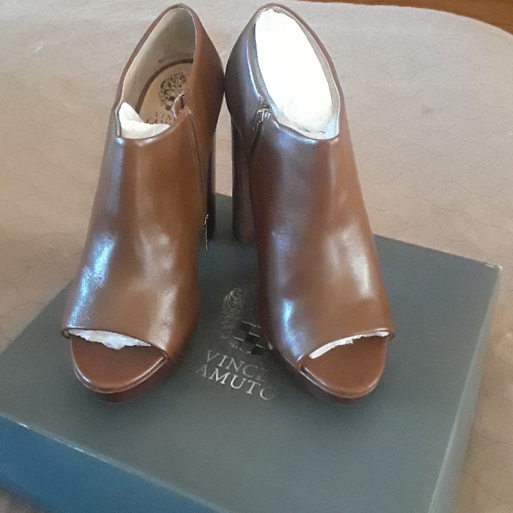 VINCE CAMUTO SIZE 10